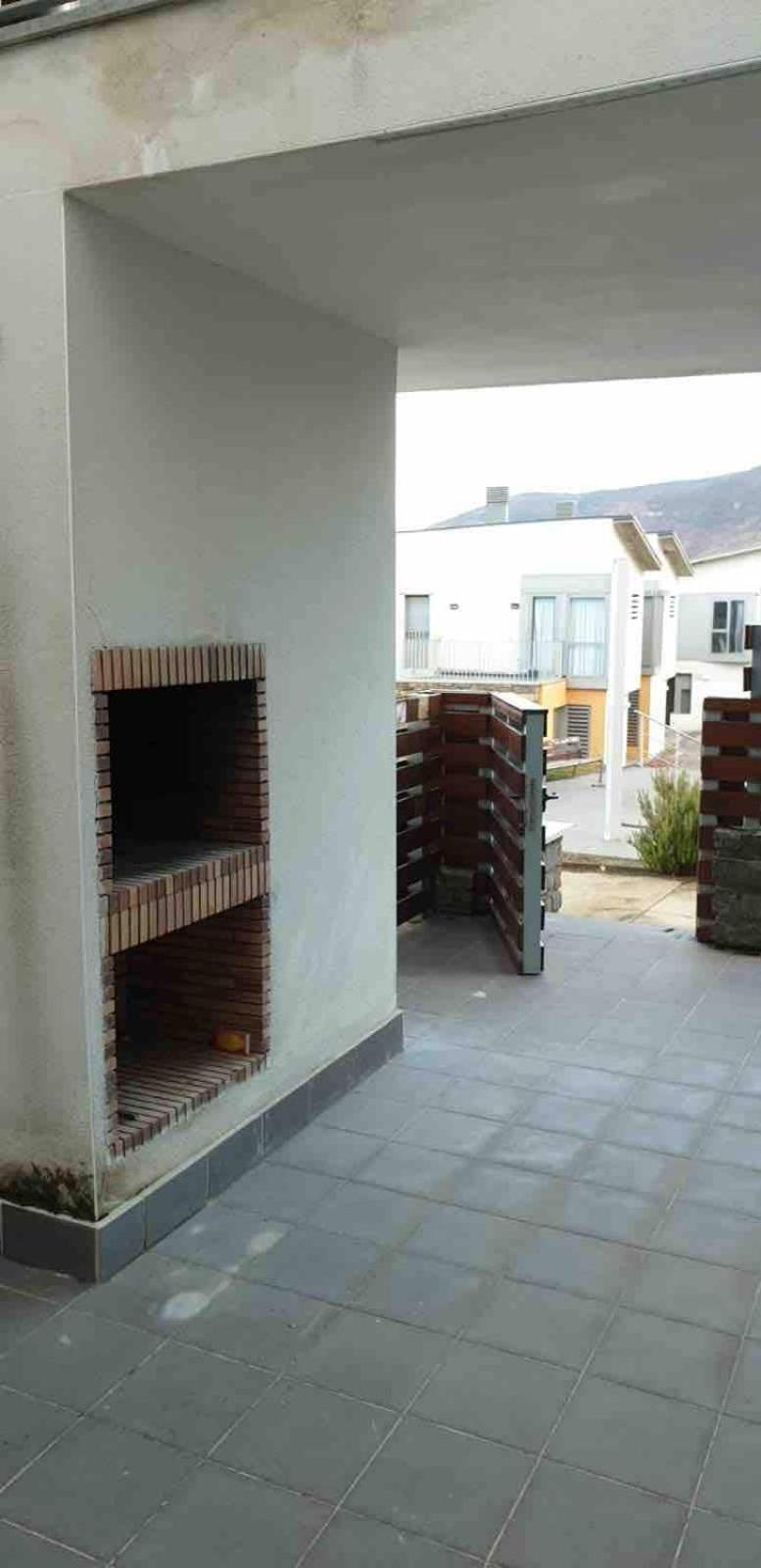 Chalet Adosado Entero, Bbq Y Piscina Comunitaria Sabinanigo Exterior photo